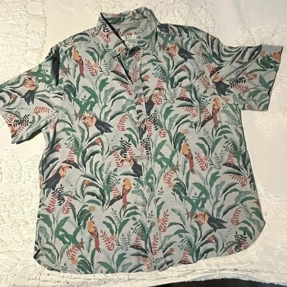 Mossimo 100% Cotton Short Sleeve Button Front Toucan Parrot Hawaiian Shirt - Picture 1 of 3